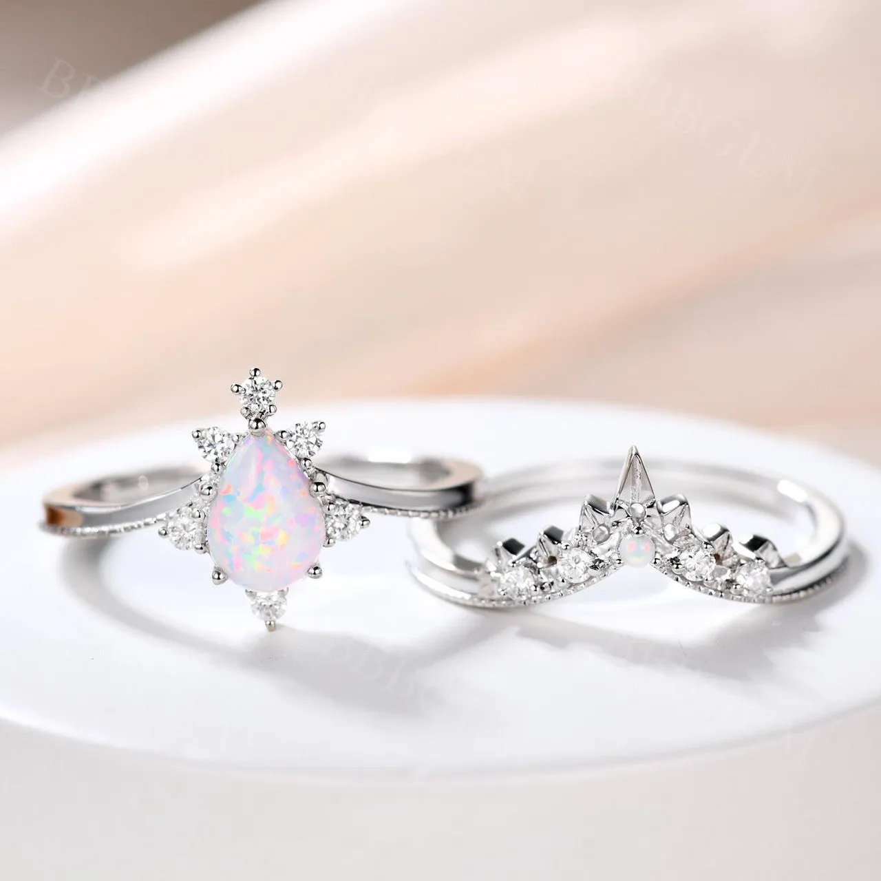 14K/18K Gold Vintage Pear Shaped Opal White Gold Engagement Ring Milgrain Bridal Set