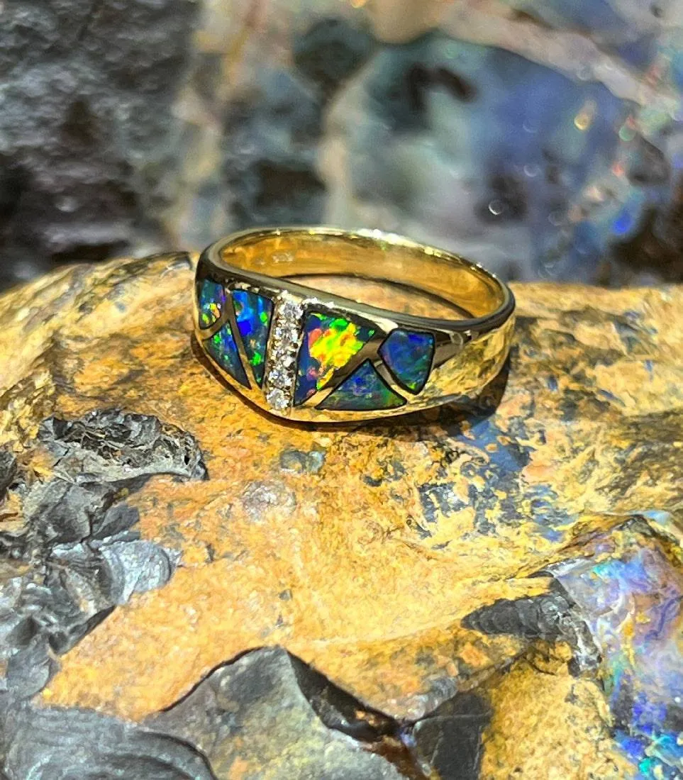 14Y opal inlay and diamond ring