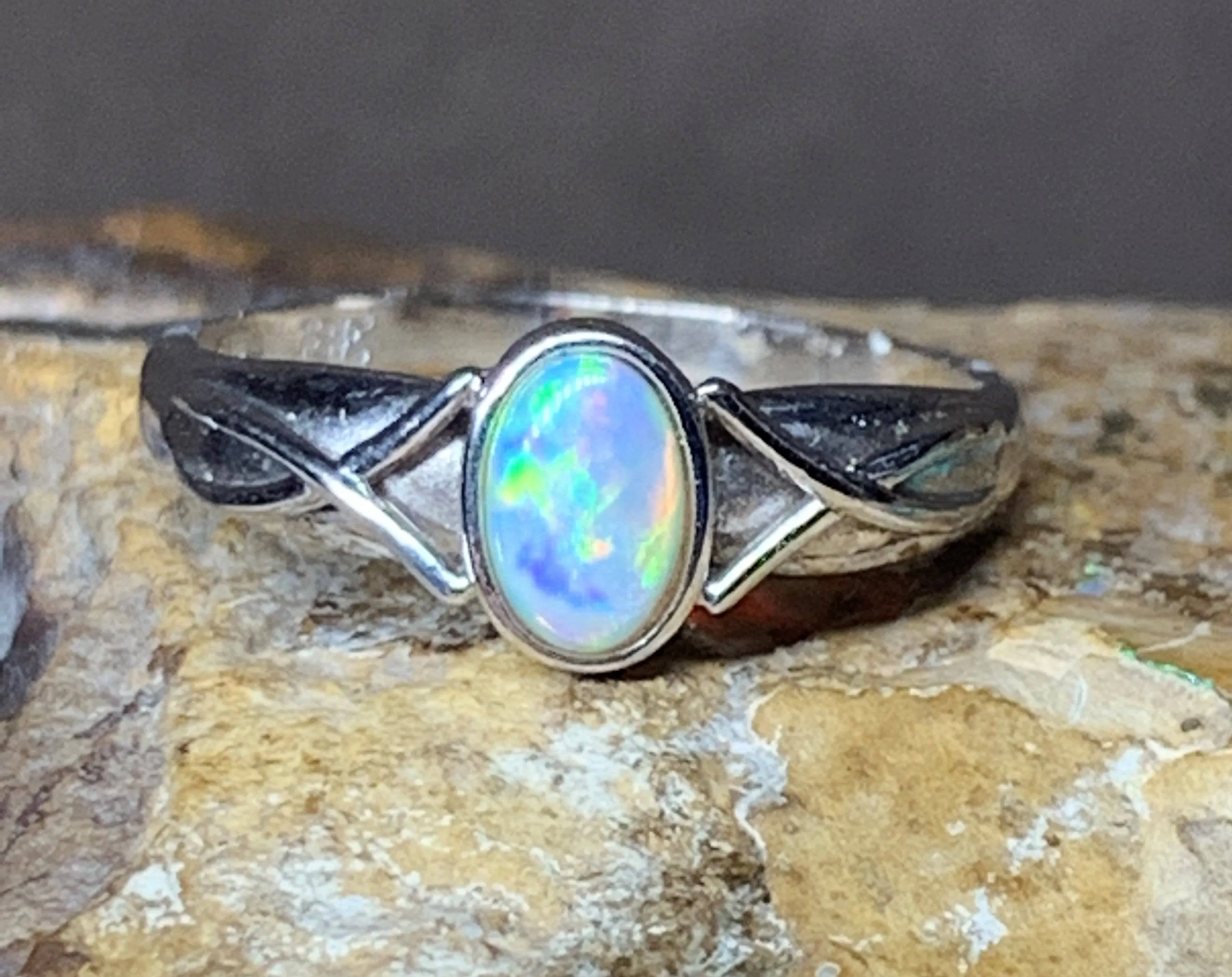 18kt White Gold Crystal Opal solitaire ring