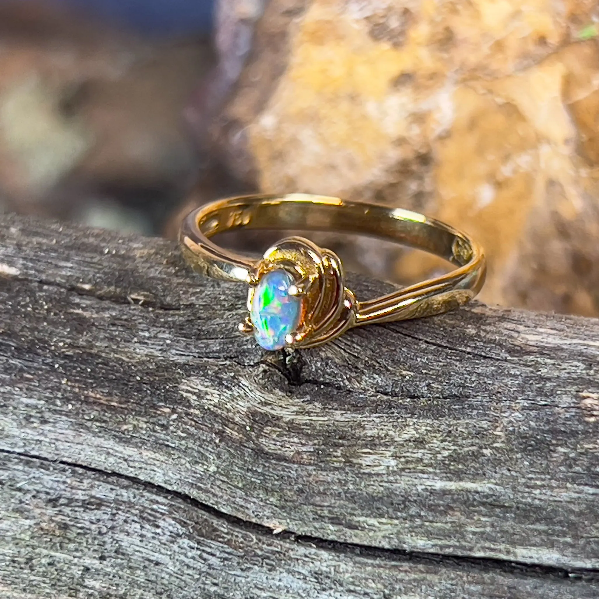 18kt Yellow Gold Black Opal 0.35ct ring