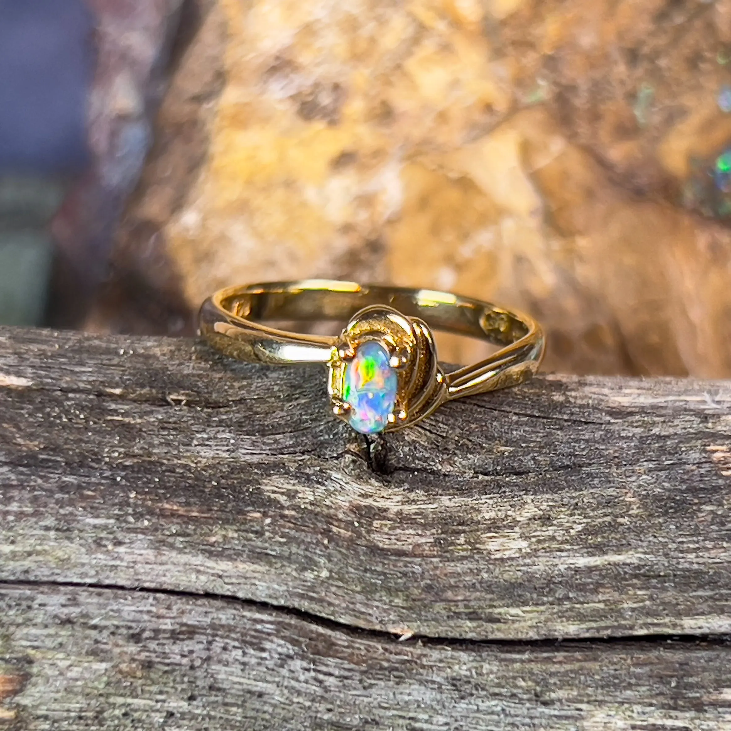 18kt Yellow Gold Black Opal 0.35ct ring