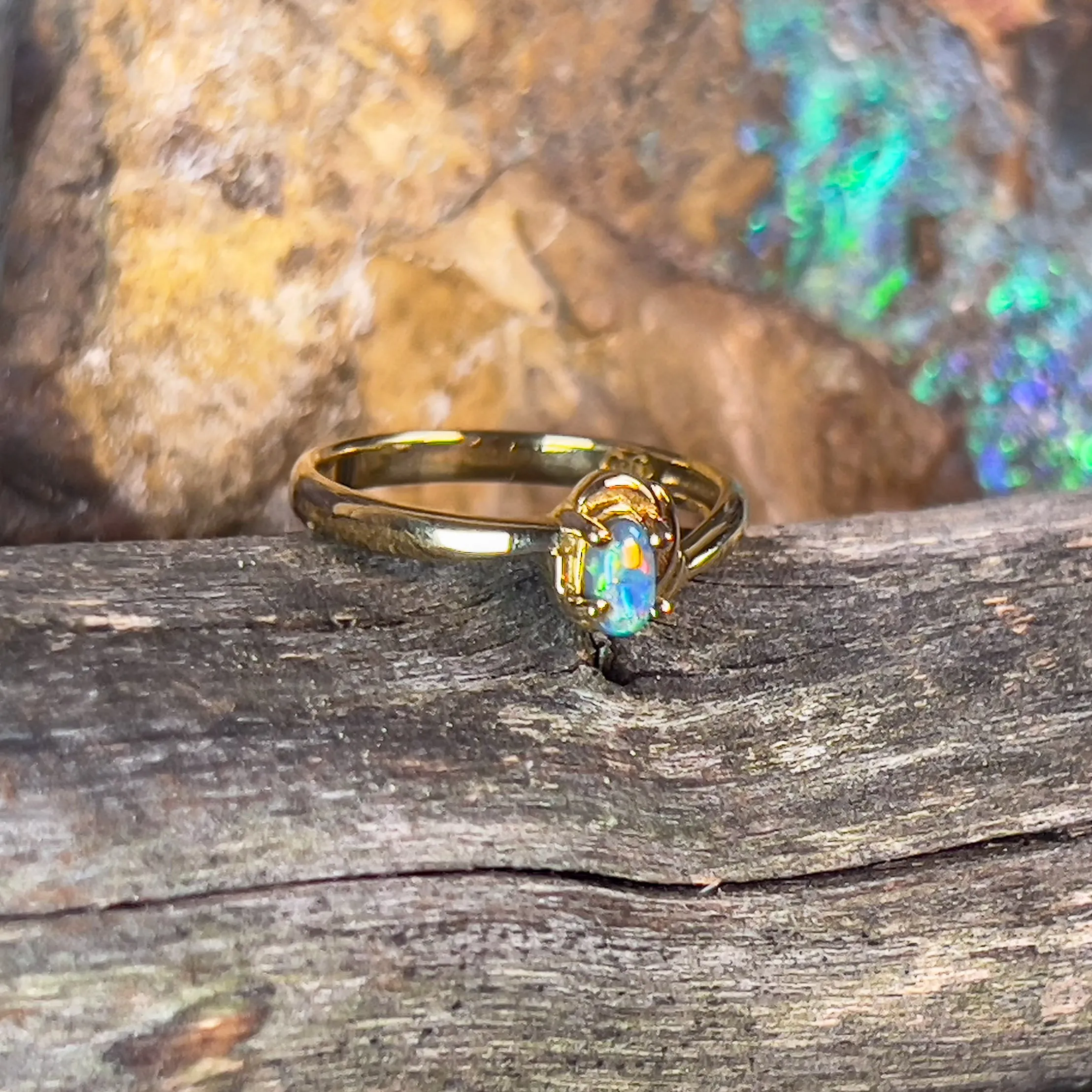 18kt Yellow Gold Black Opal 0.35ct ring