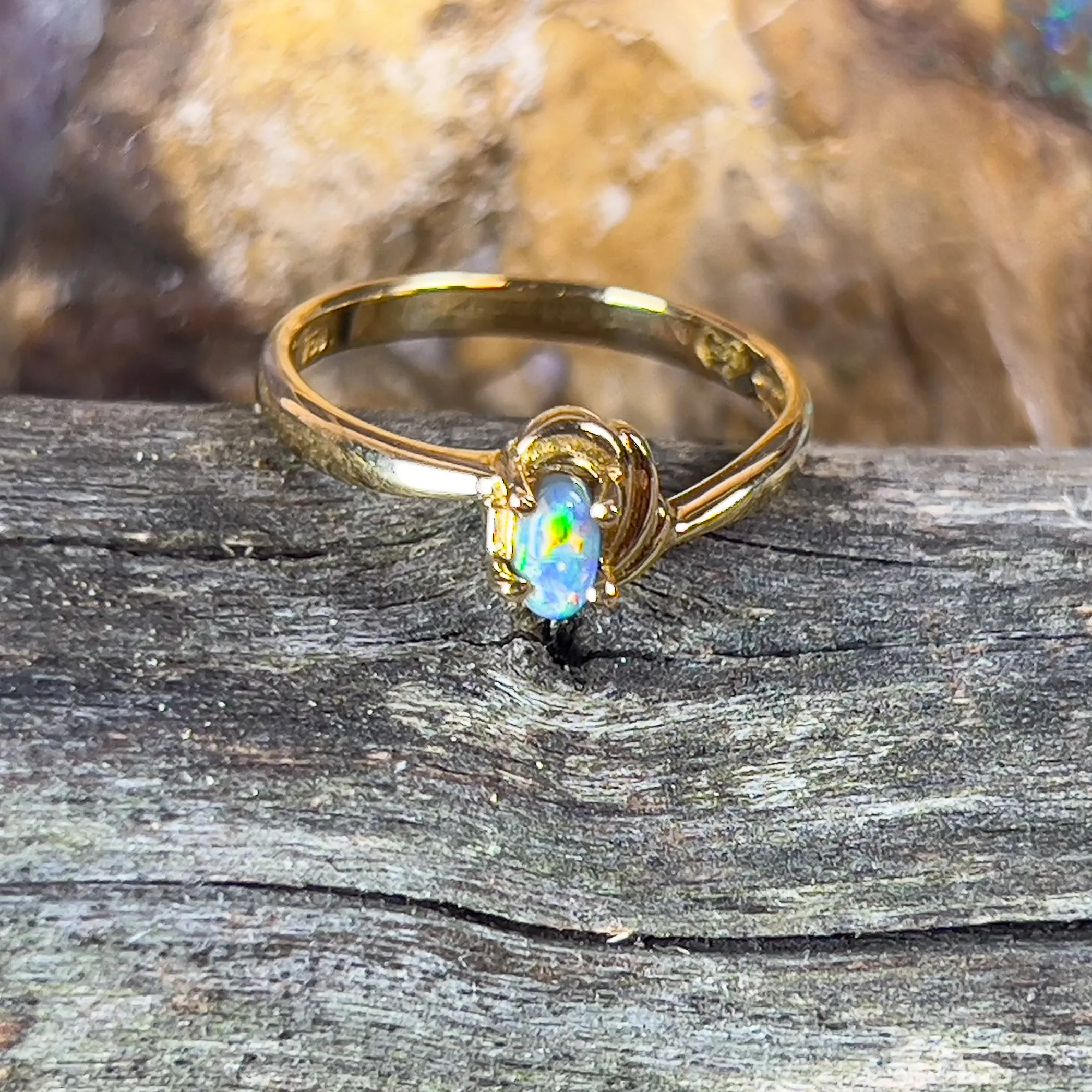 18kt Yellow Gold Black Opal 0.35ct ring