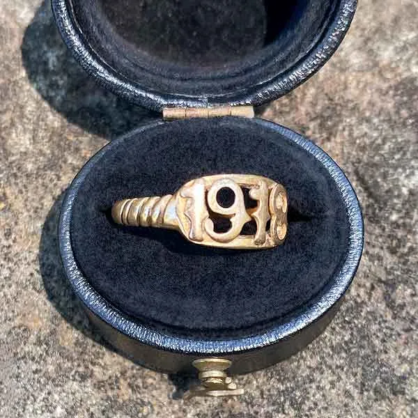 Antique "1918" Date Ring