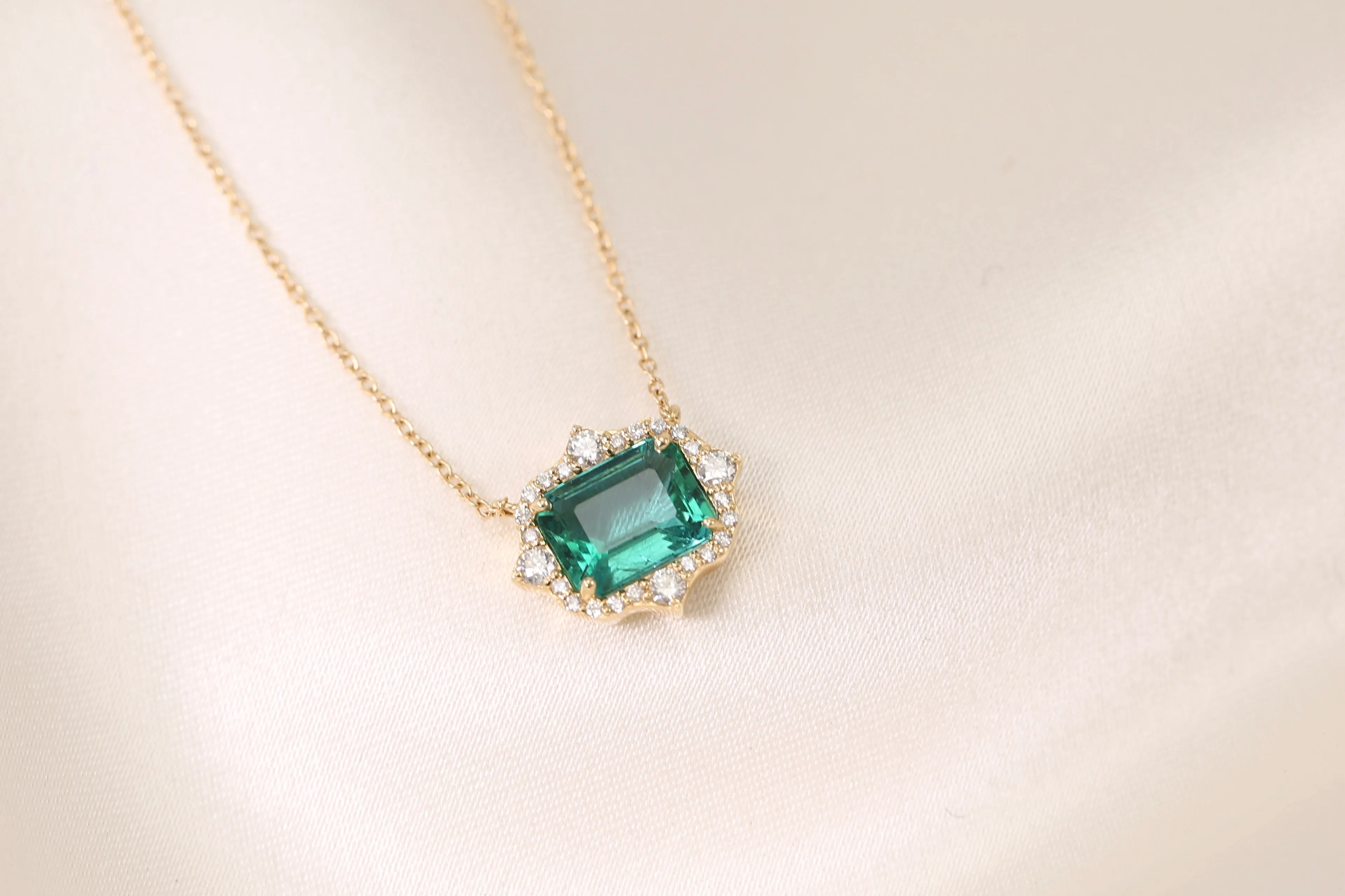 Emerald Art Deco Diamond Necklace