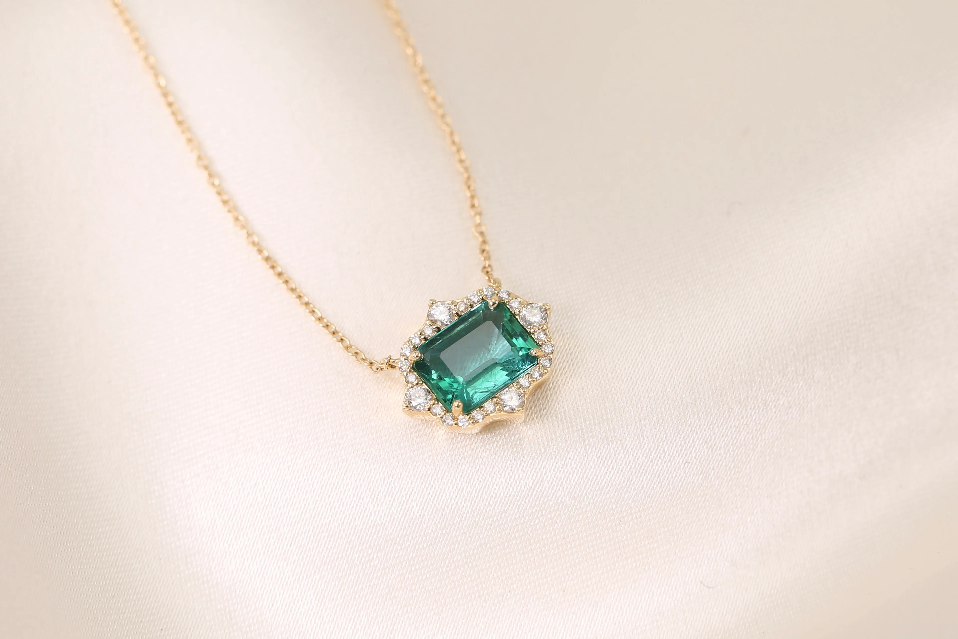 Emerald Art Deco Diamond Necklace