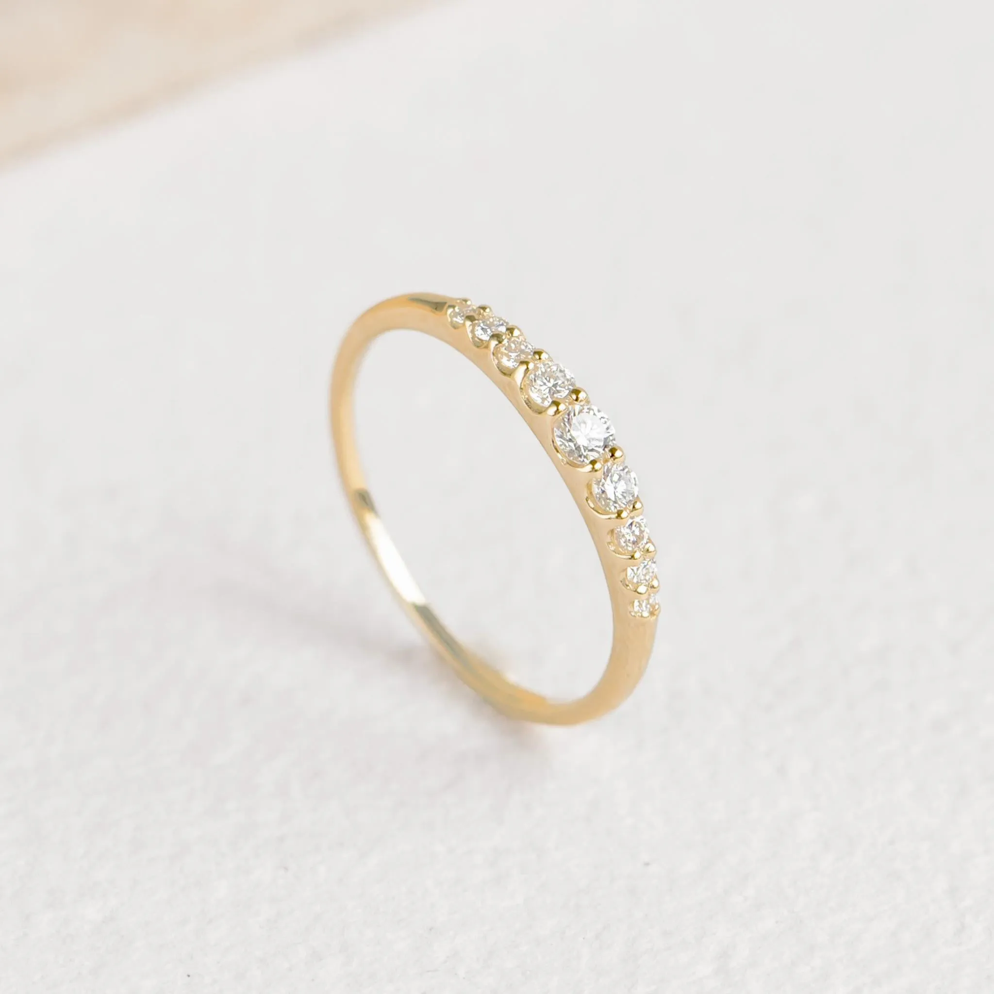 Graduated Diamond Ring 14k Gold - Zoe