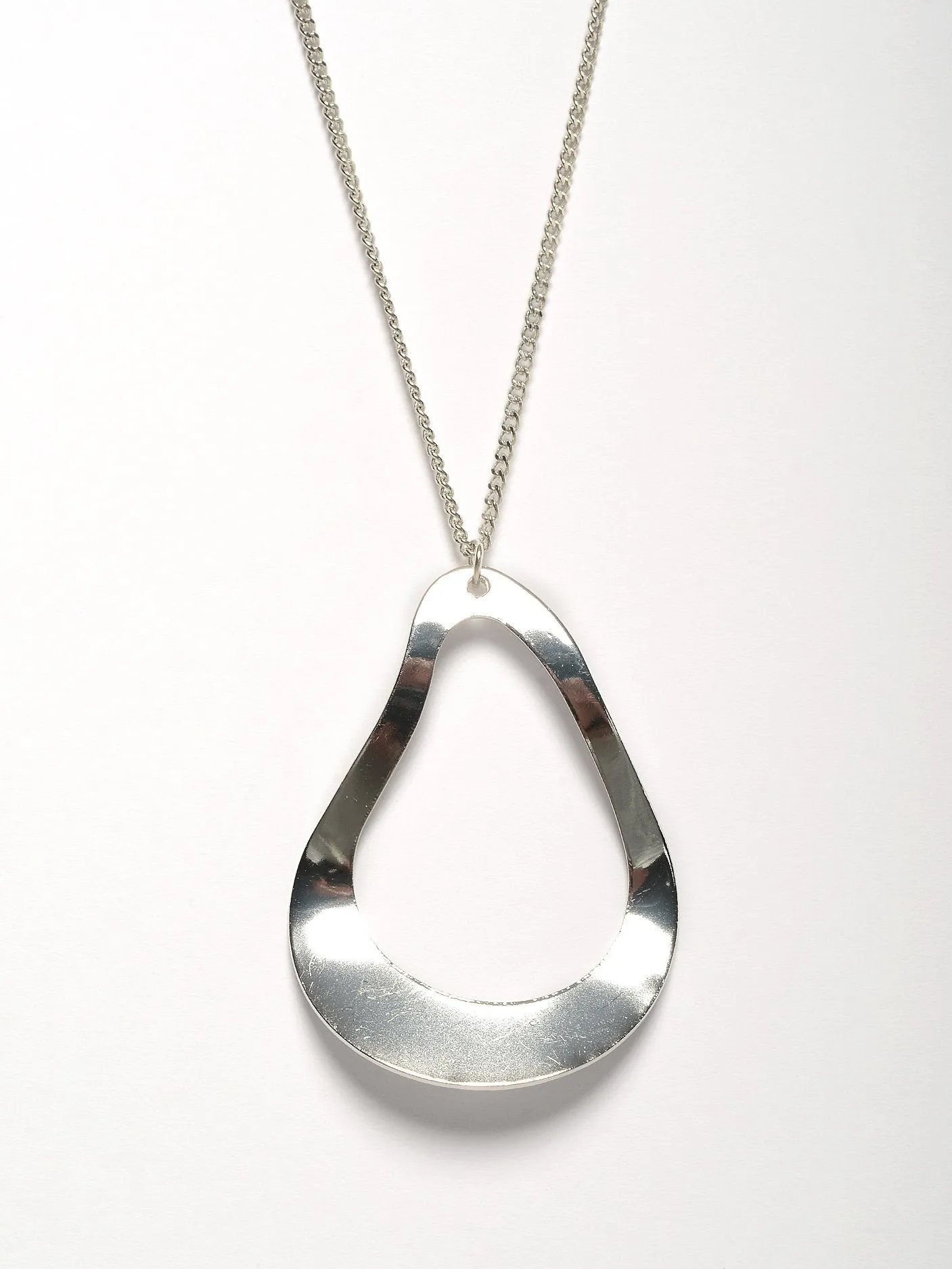 Metallic Pendant Necklace