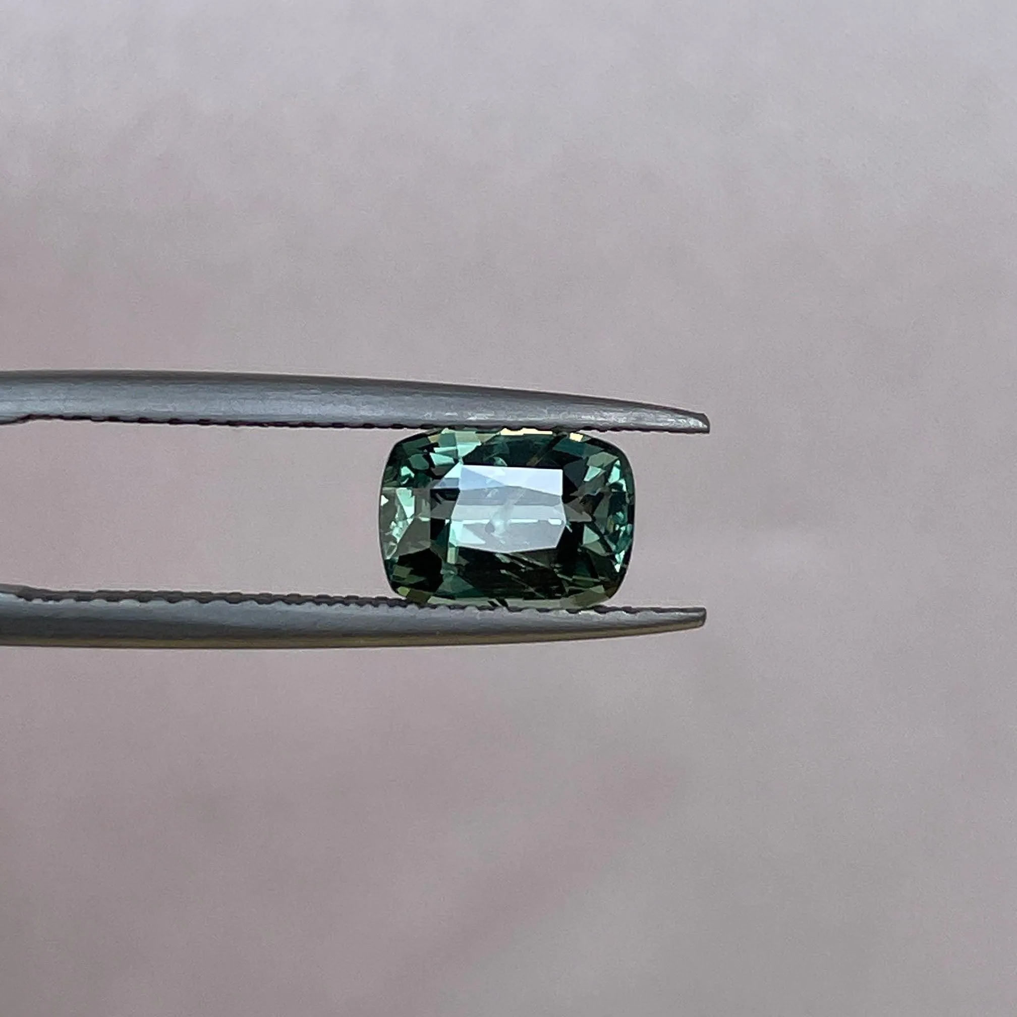 Natural Green sapphire 1.61 crt. Forest green