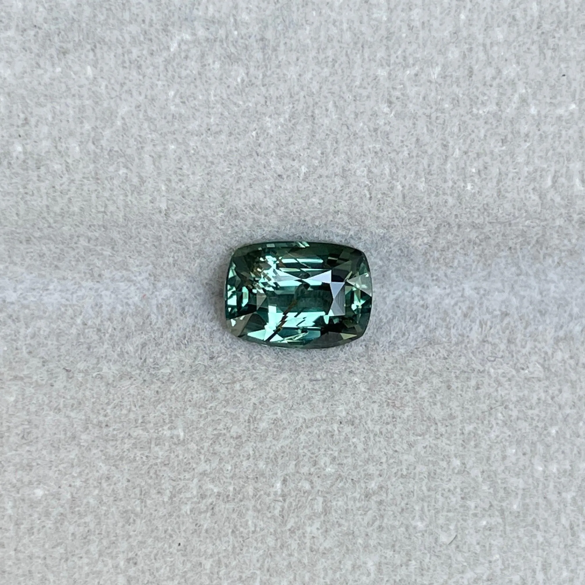 Natural Green sapphire 1.61 crt. Forest green