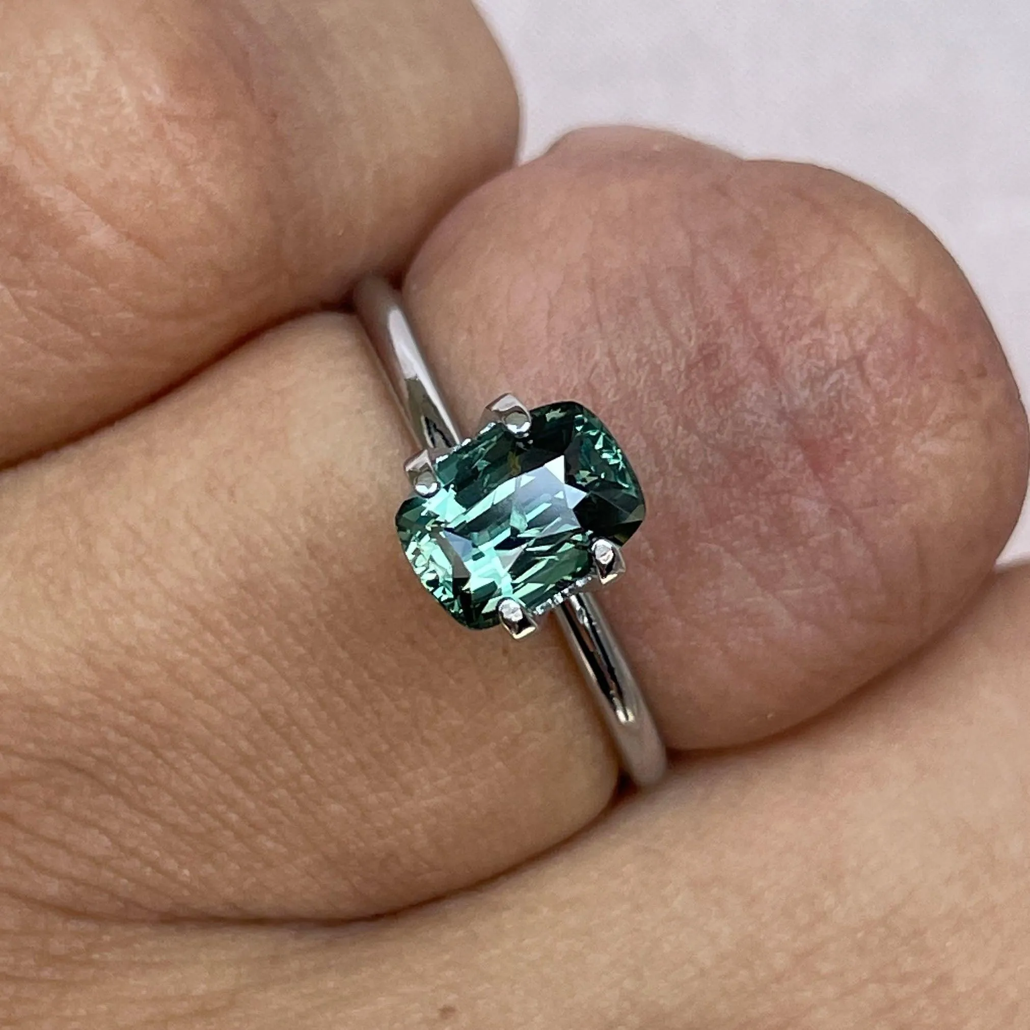 Natural Green sapphire 1.61 crt. Forest green