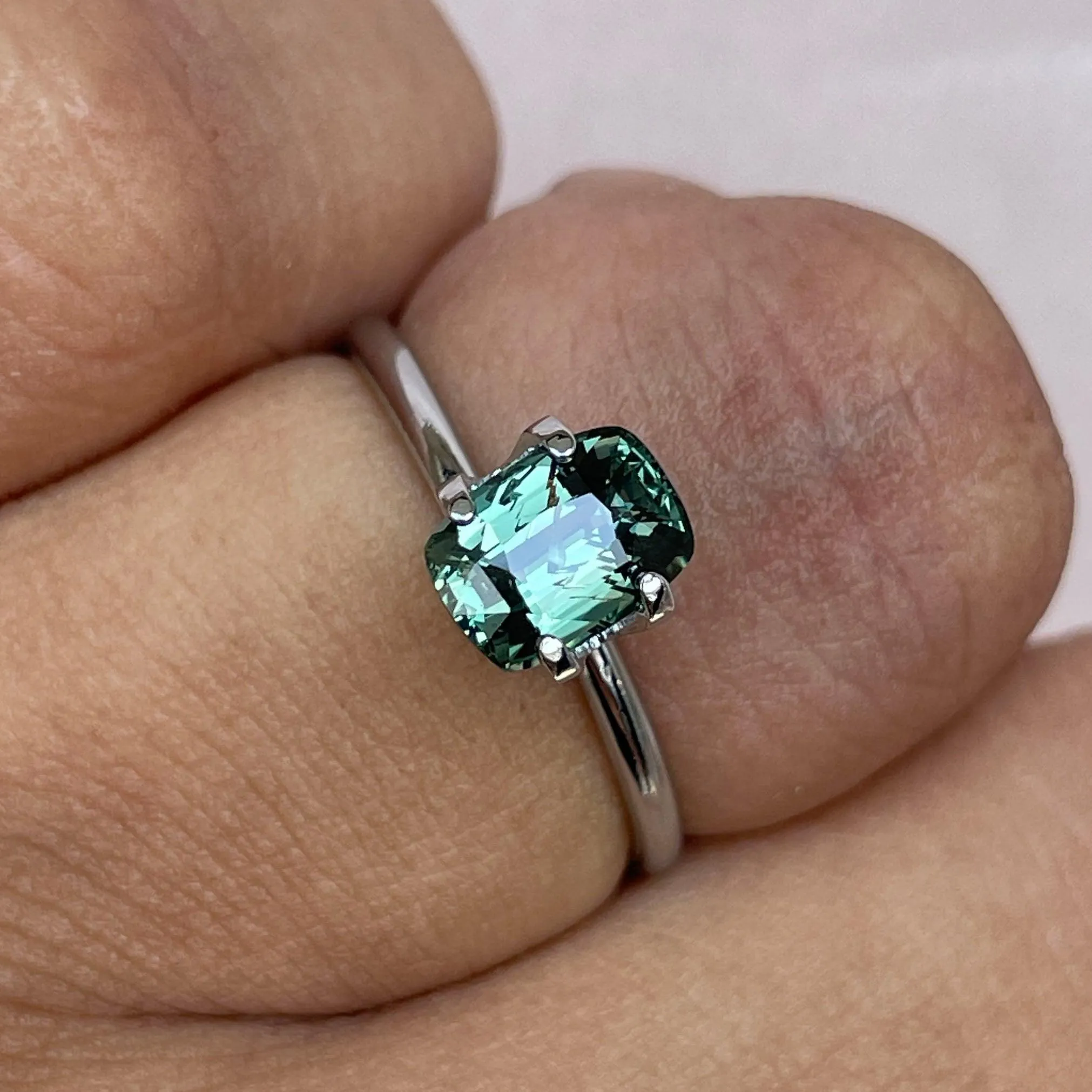 Natural Green sapphire 1.61 crt. Forest green